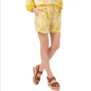 NWT Vince Camuto green and white floral tropical print fabric shorts size XS